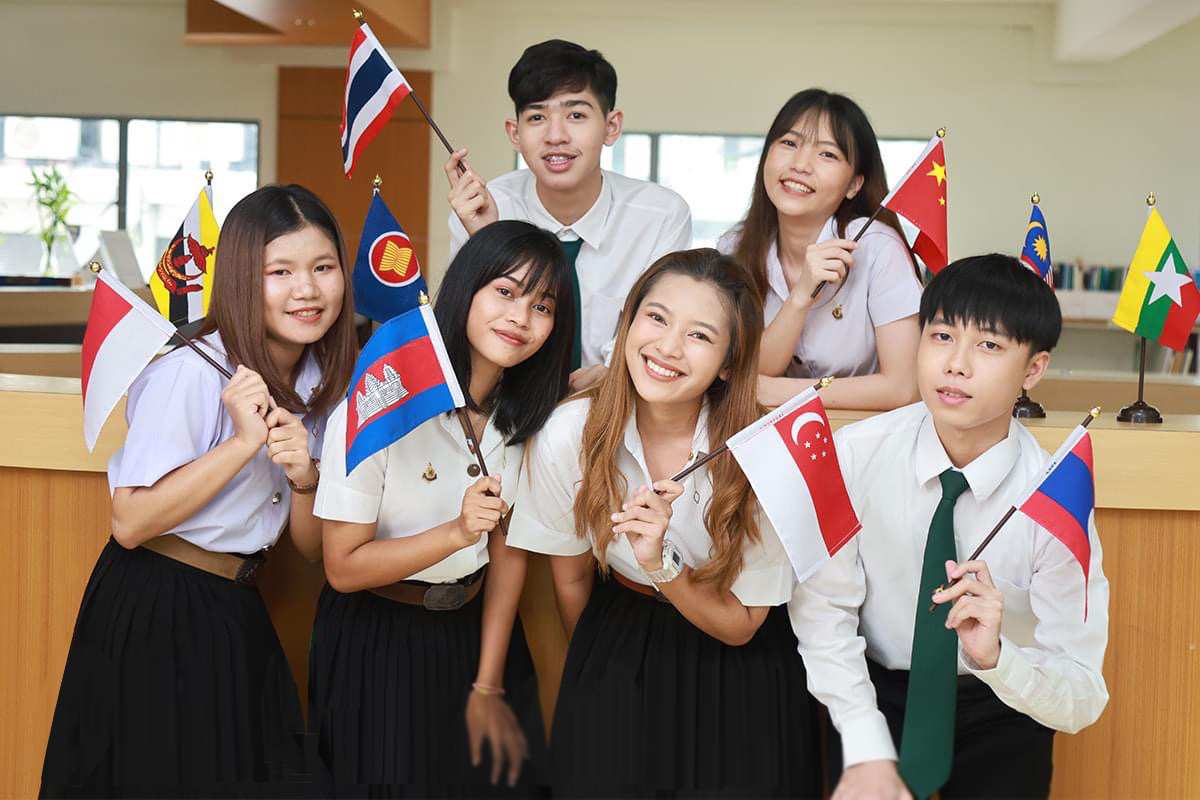 泰国留学读研究生，硕士留学攻略！（含金量、难度、费用）！！