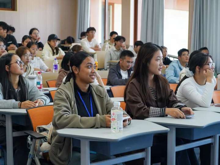 泰国格乐大学泰籍学子研学中国杭州医学院之旅精彩瞬间～深度体验中国大学的学习氛围与教学方式！