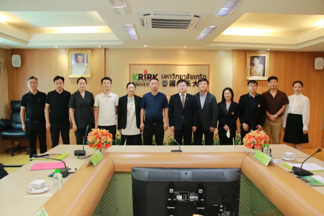 泰国格乐大学与云南文山州侨联、郑保骨伤科医院签署合作协议,共推中医文化国际化