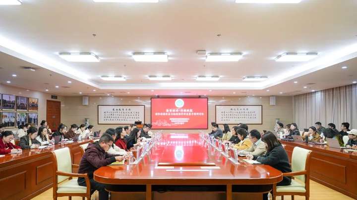 泰国格乐大学与湖南信息学院共建数智传播基地，谱写中泰教育合作新篇章！