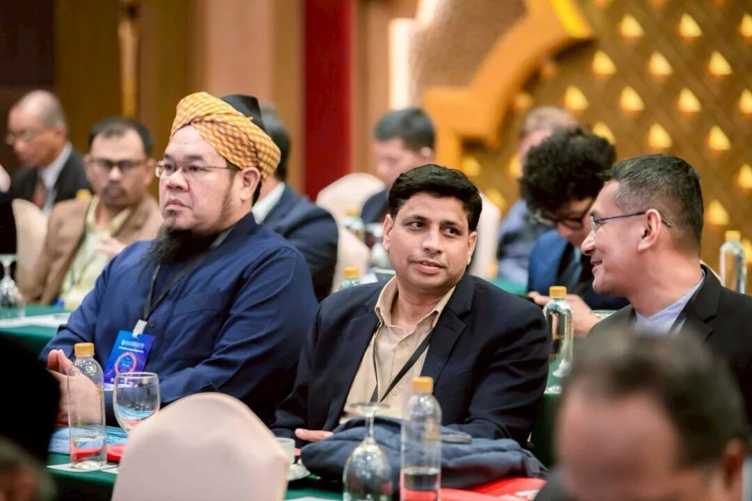 泰国总理特别代表文化部部长、高教部助理部长、世界伊斯兰教科文组织总干事、11国大使代表等参加泰国格乐大学阿拉伯语国际学术研讨会