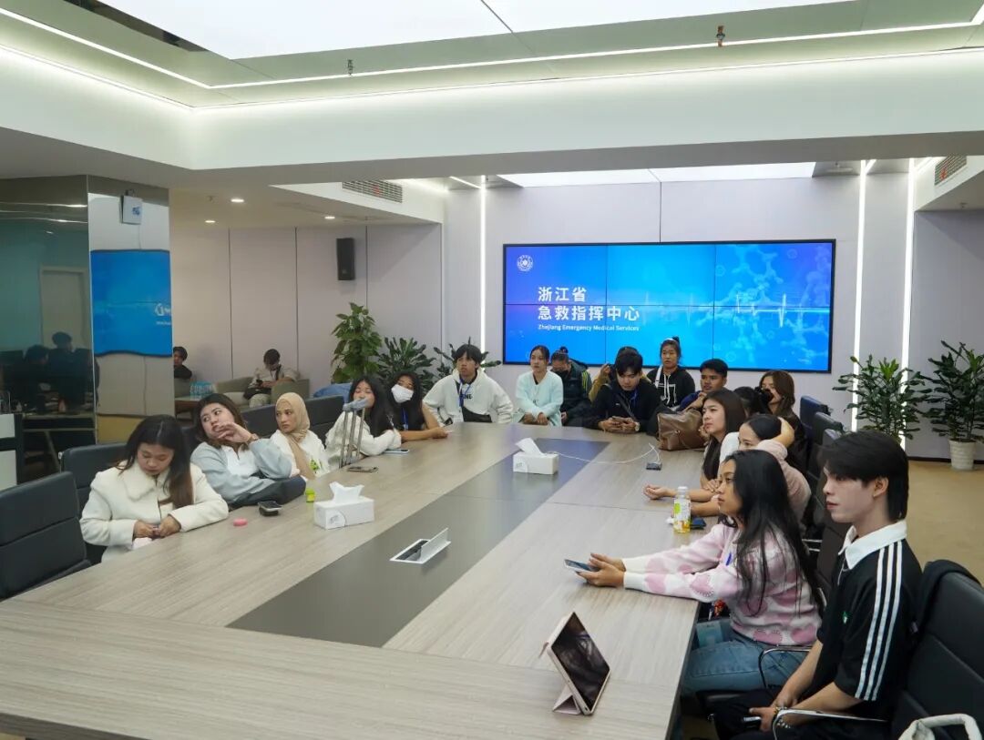 泰国格乐大学泰籍学子中国研学之旅精彩继续!深度体验中国大学的学习氛围与教学方式