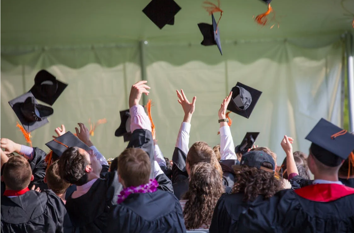 花10万读泰国硕士研究生回国能落户吗？